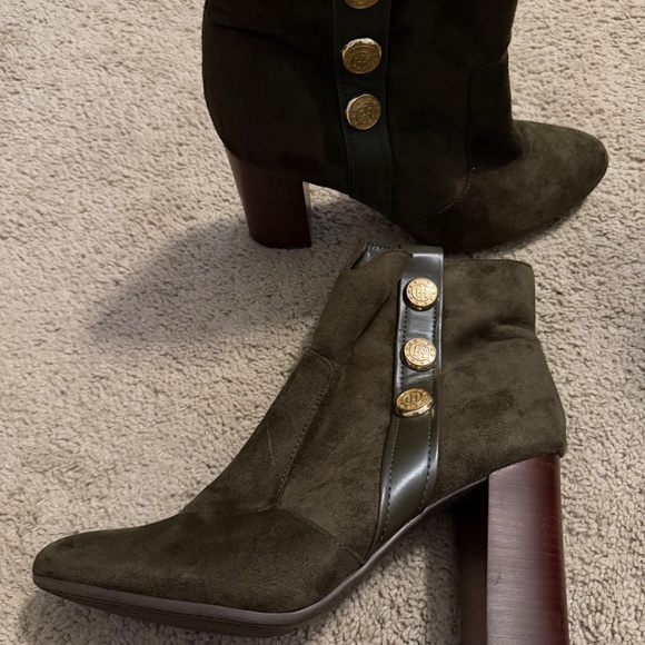 Heeled boot - Picture 2 of 4